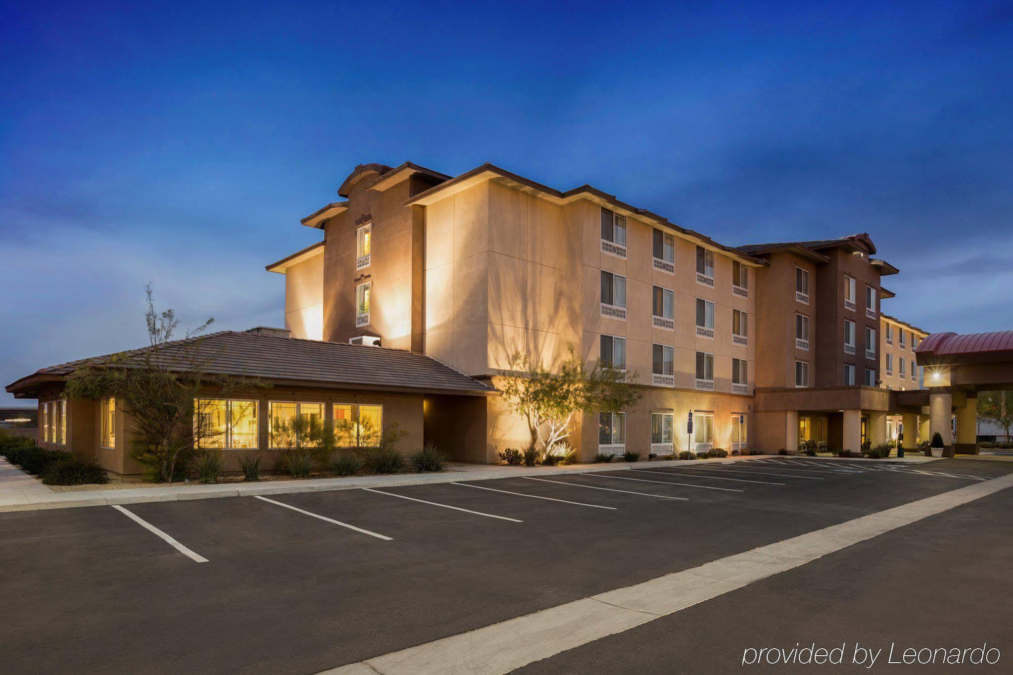 Holiday Inn & Suites - Barstow By Ihg Exterior photo