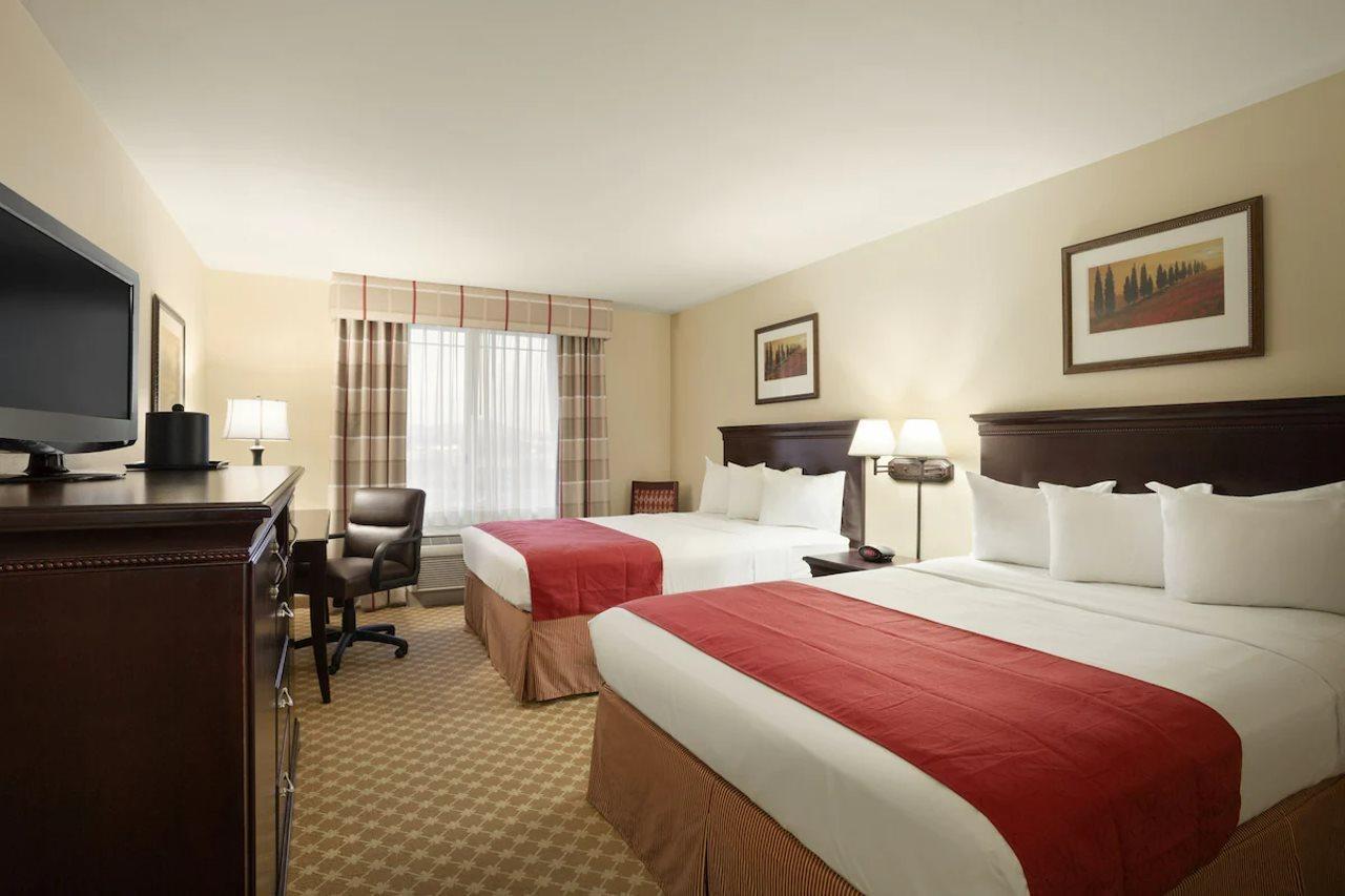 Holiday Inn & Suites - Barstow By Ihg Exterior photo